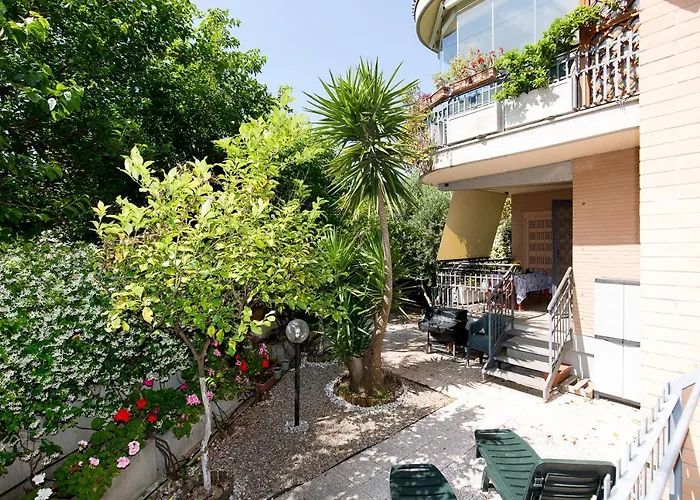 Apartamento La Casetta Di Gio A With Private Garden And Parking Space - By Beahost Roma
