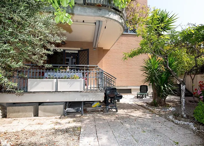 Apartamento La Casetta Di Gio A With Private Garden And Parking Space - By Beahost Roma